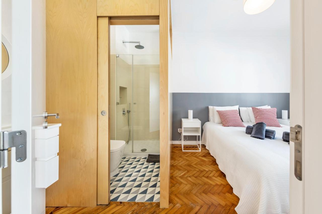 RG Sunny Ap Apartment Faro Bagian luar foto